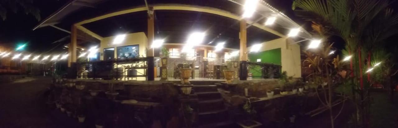 Tomohon Mountain View Resort & Spa מראה חיצוני תמונה